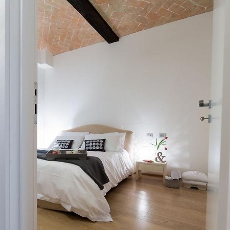 Emilia Suite Modena Bagian luar foto